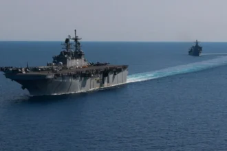 Iranul închide Strâmtoarea Hormuz