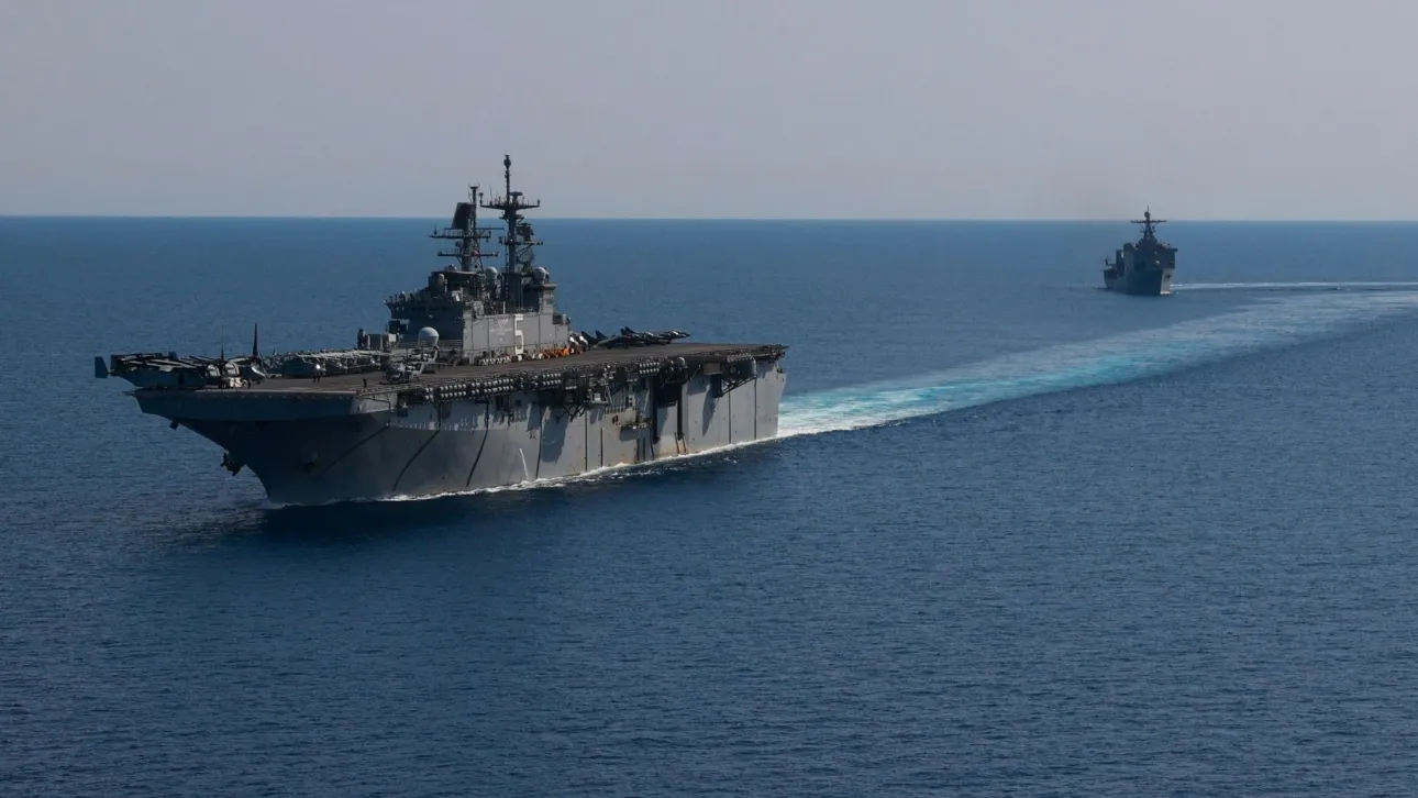 Iranul închide Strâmtoarea Hormuz